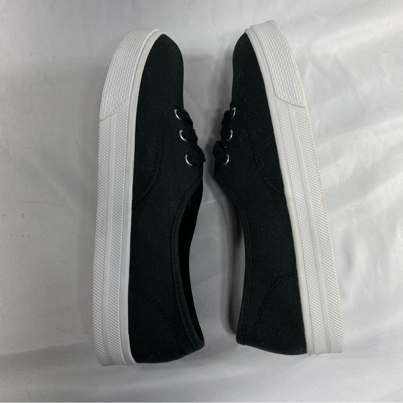 Children’s Place Kids Black Canvas Low Top Sneakers - Picture 4 of 8